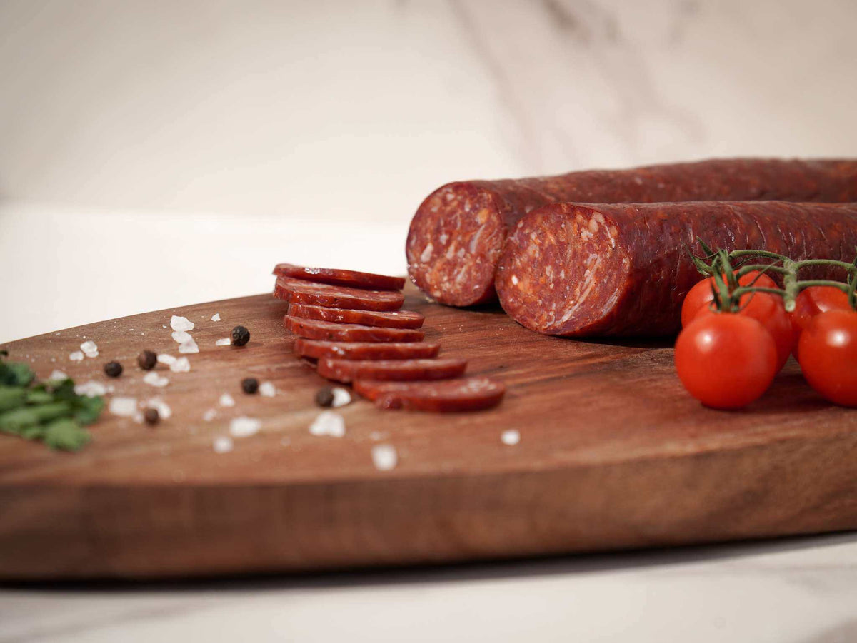Bosanski ljuti Sudžuk scharfe balkan rohwurst aus rindfleisch